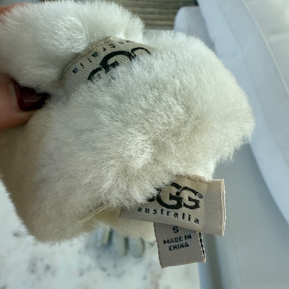Ugg Gray Shearling Gloves - image 3